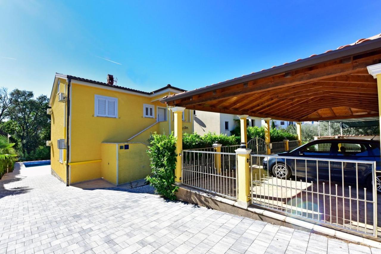 Apartments House Anna For Max 13 Persons In Porec, Pet Friendly Eksteriør billede