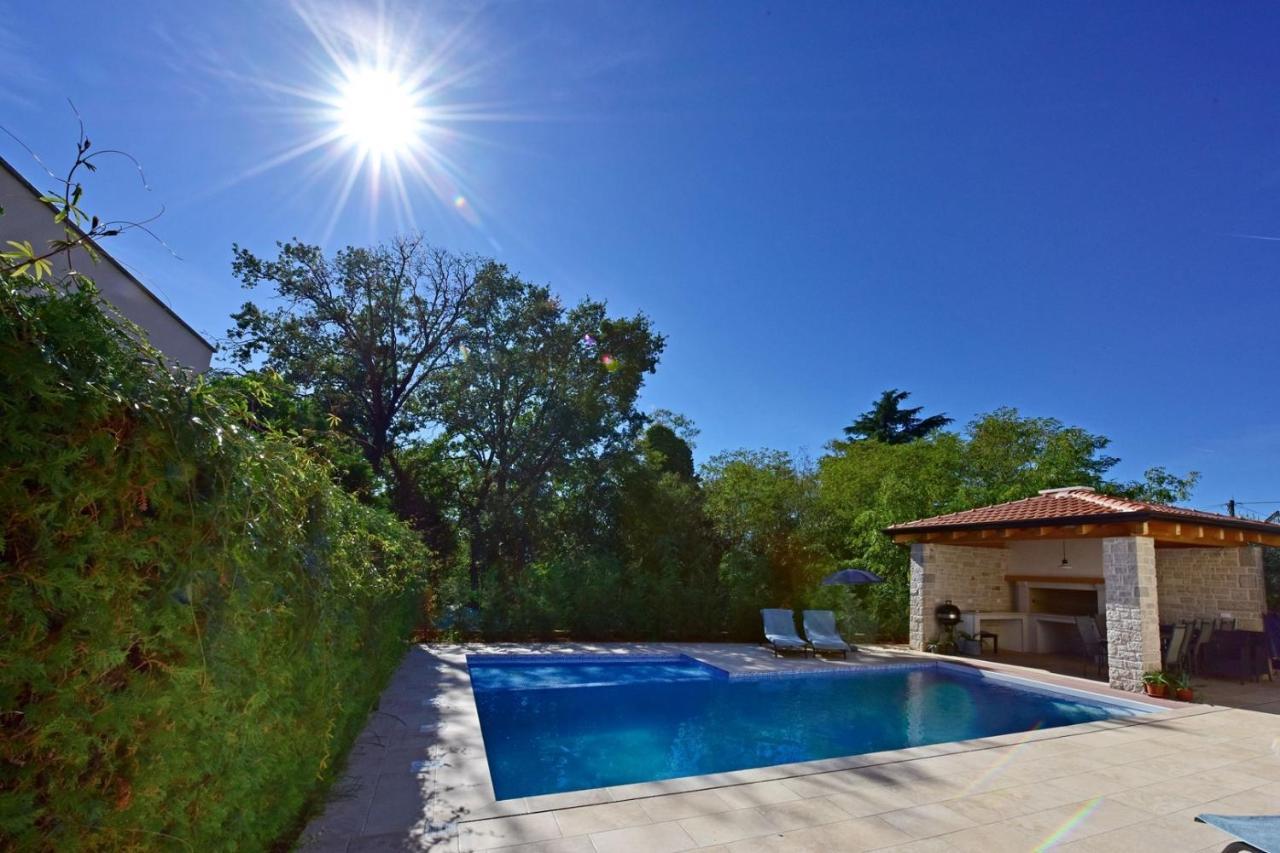 Apartments House Anna For Max 13 Persons In Porec, Pet Friendly Eksteriør billede