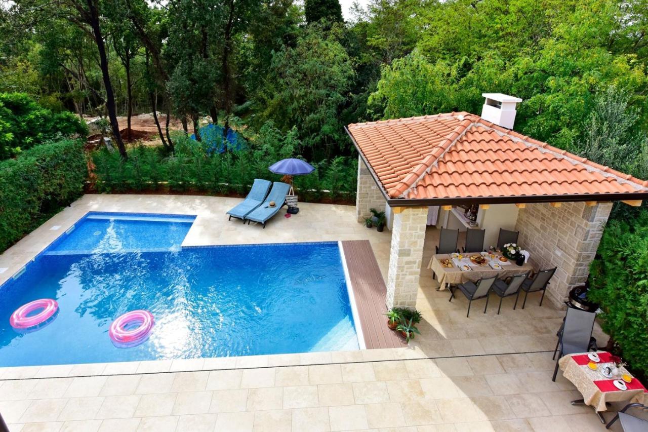 Apartments House Anna For Max 13 Persons In Porec, Pet Friendly Eksteriør billede